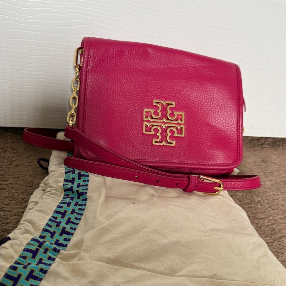 Tory Burch Pink Crossbody Bag with Gold Logo🌷